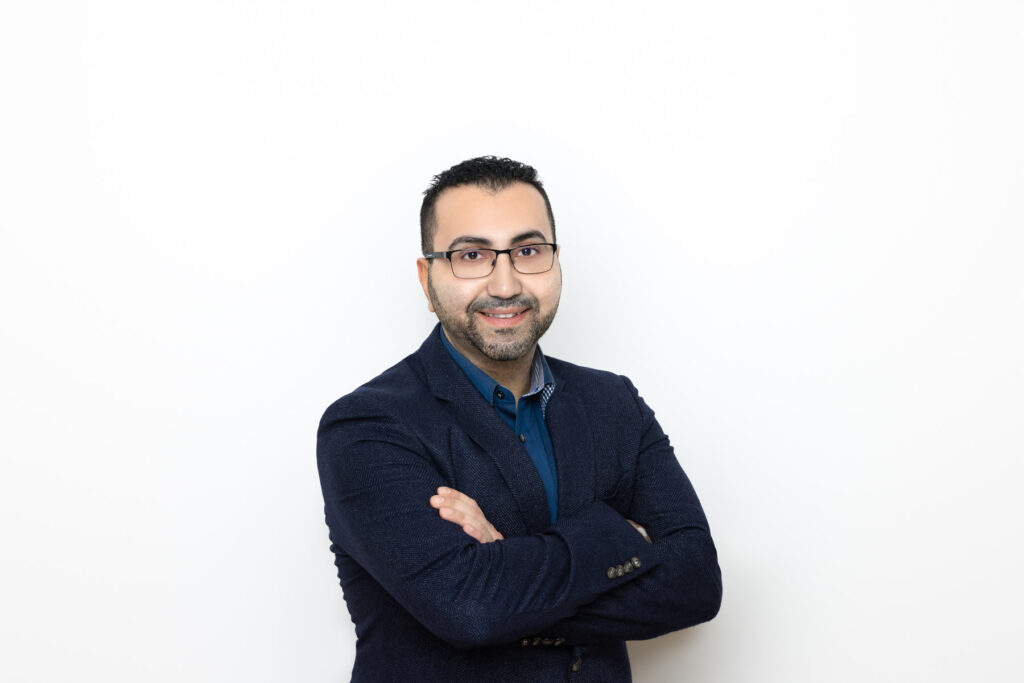 Ich bin studierter Wirtschaftsinformatiker (M.Sc.) und arbeite bereits seit über 10 Jahren im Umfeld der SAP Cloud. Beginnend mit Business ByDesign liegt mein Schwerpunkt inzwischen auf der Einführung und dem Betrieb von SAP C/4 Sales Cloud und der Implementierung von Anwendungen auf der SAP BTP. Eine breit gefächerte, technische sowie fachliche Expertise im SAP-Umfeld ermöglicht es mir, Sie zielgerichtet bei der Analyse, Implementierung und Optimierung von IT-Architekturen zu beraten.