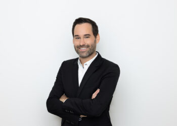 Ich bin studierter Wirtschaftsinformatiker (B.Sc.) und habe meine 16-jährige Berufslaufbahn mit der Integration von SAP-Backend-Systemen in eigenentwickelte Webanwendungen begonnen. Über die Rolle des Application Managers konnte ich tiefgehende fachliche und technische Kenntnisse im Bereich SAP CRM und auch SAP ERP sammeln. Projekte im Umfeld der SAP Sales/Service Cloud und der SAP Cloud Platform Integration haben diese entsprechend erweitert und ermöglichen mir, Sie zielgerichtet bei der Analyse, Entwicklung und Optimierung von SAP-Architekturen zu beraten. In den letzten Jahren war ich dann hauptsächlich im S/4 Service-Umfeld tätig.