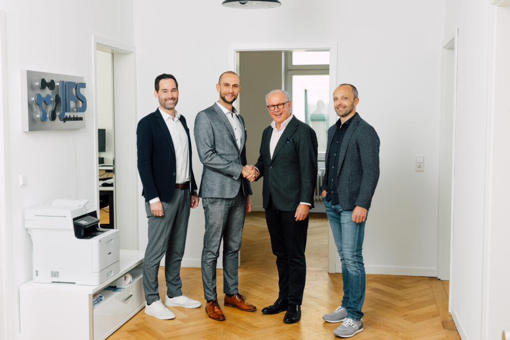 Strategische Partnerschaft zwischen OPUSm AG und JFS digital solutions GmbH