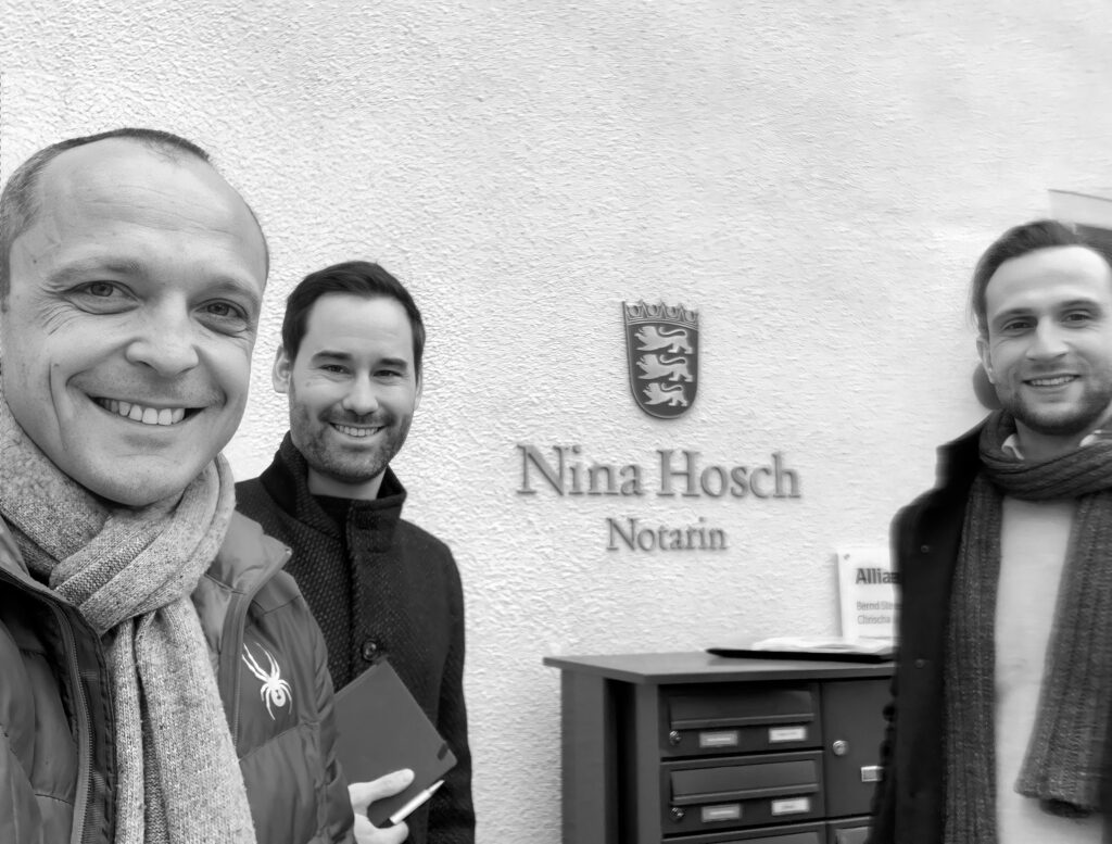 Bei den Gründern Jonas Jungmann, Sascha Federau und Reinhold Schunn handelt es sich um ein seit vielen Jahren eingespieltes Team. So hat man die in den letzten 6 Jahren gemeinsam bei der Firma MHP Management- und IT-Beratung GmbH („A Porsche Company“) gearbeitet. Die Zusammenarbeit geschah sowohl organisatorisch im gleichen Team als auch fachlich in verschiedenen Projekten.